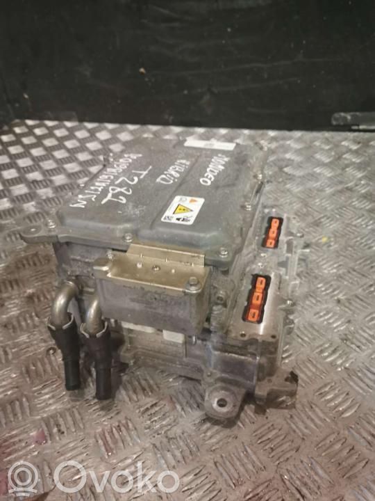 Inversor/convertidor de voltaje   FG987B012AE,NAUJAS2A9B602
