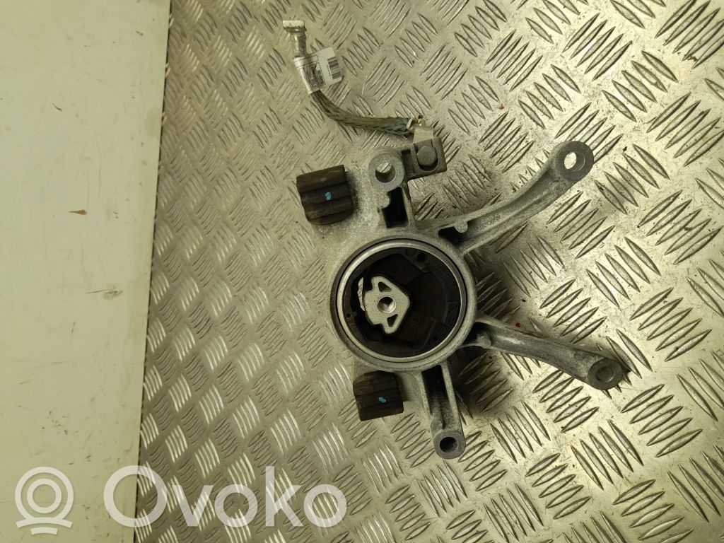 Engine mount bracket   6861567,VD32669