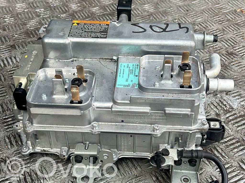 Inversor/convertidor de voltaje   366002B576,NJ1A2D302