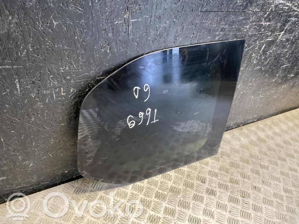 Vidrio lateral trasero   43R004523,STI618