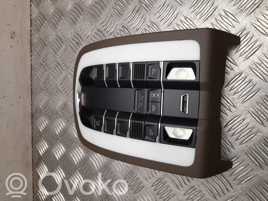 Porsche Cayenne (92A) Luz del asiento delantero 