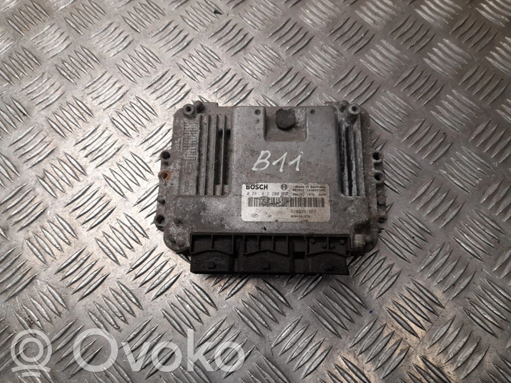 Opel Vivaro Engine control unit/module 