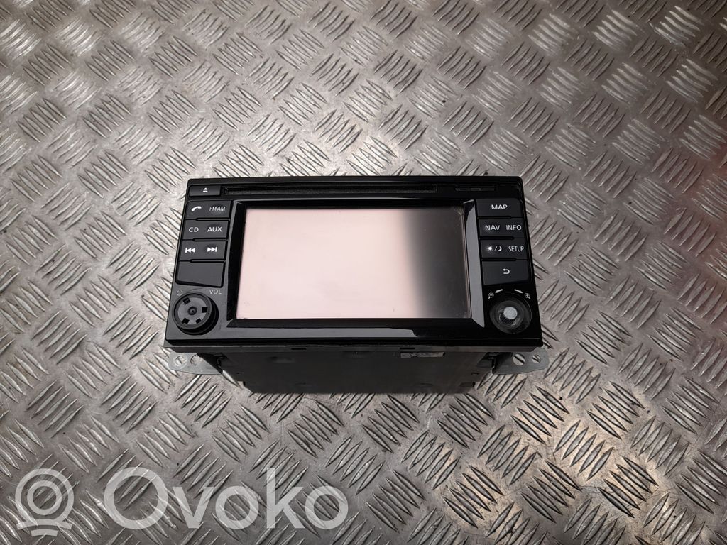 Nissan Note (E12) Unidad delantera de radio/CD/DVD/GPS 