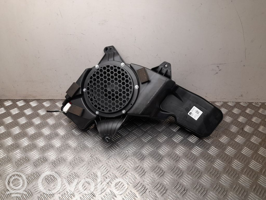 Jeep Compass Subwoofer 