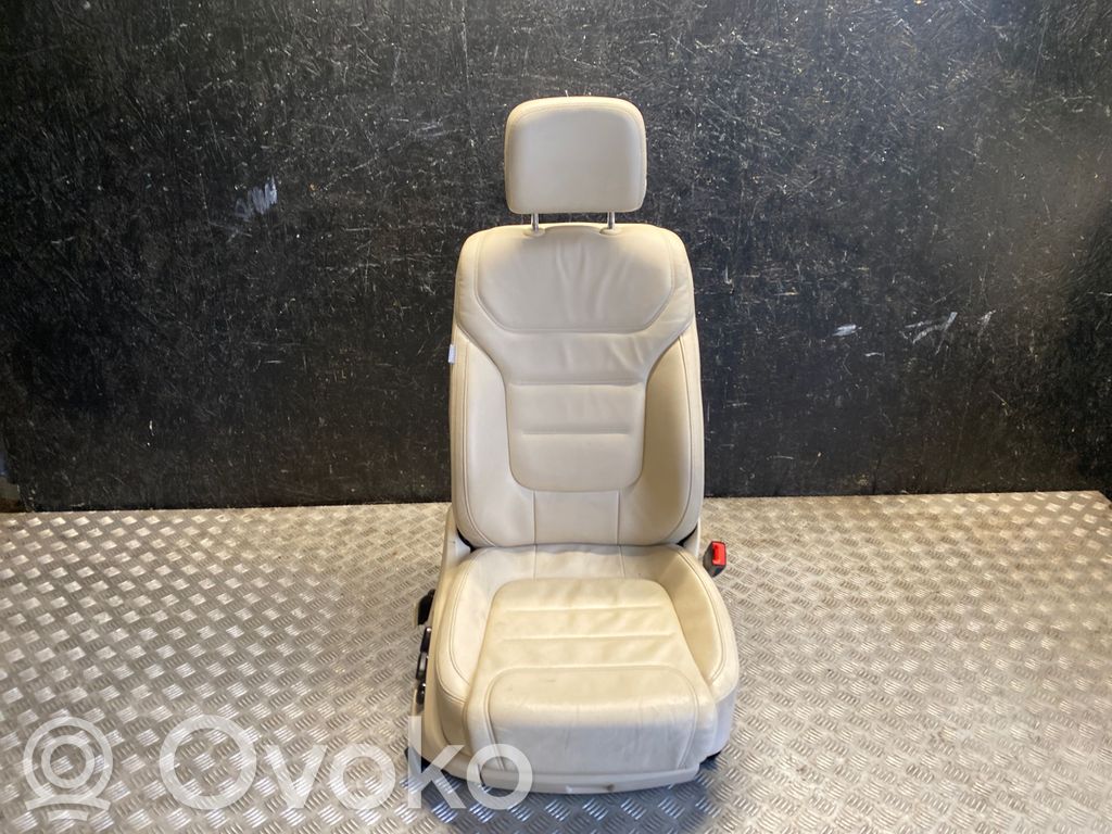 Volkswagen Touareg II Scaun dublu față