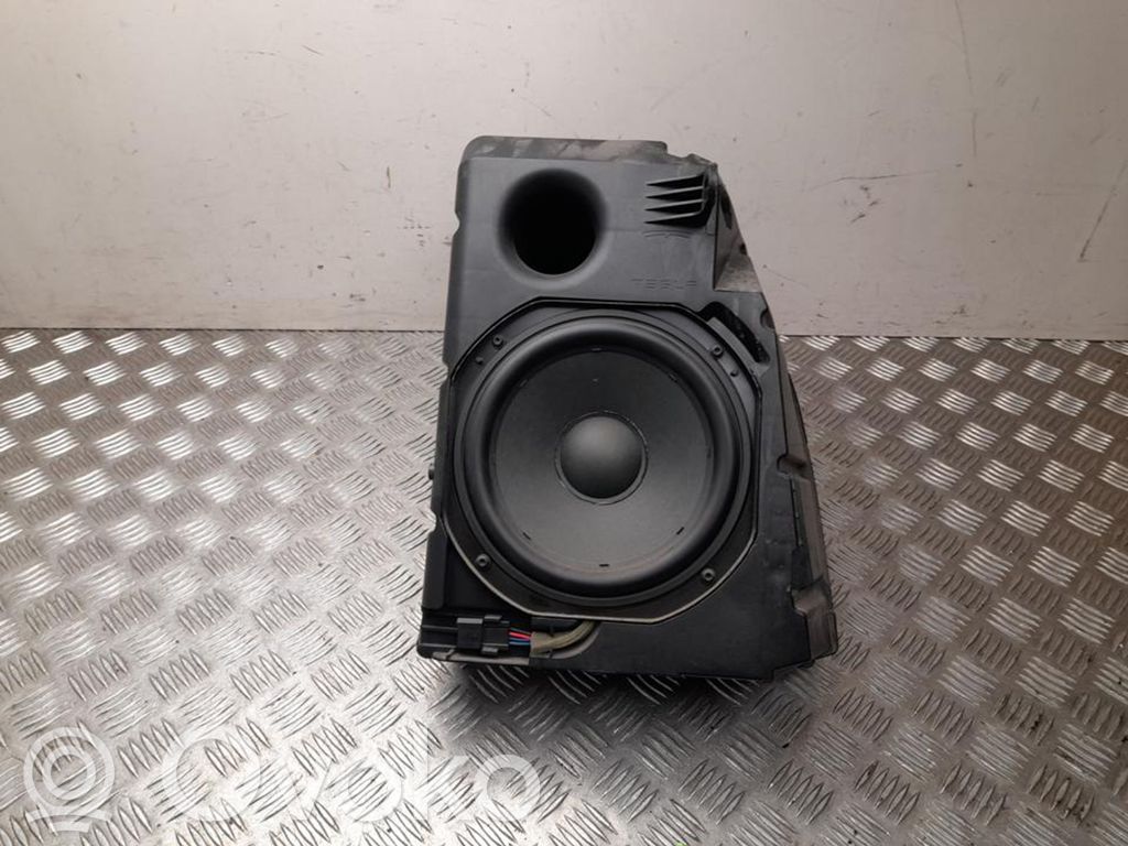 Tesla Model 3 Altavoz subwoofer 