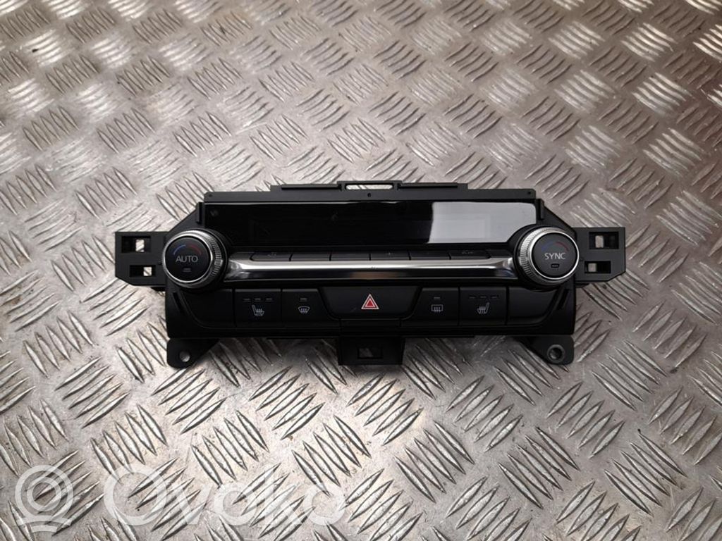Mazda CX-30 Climate control unit 