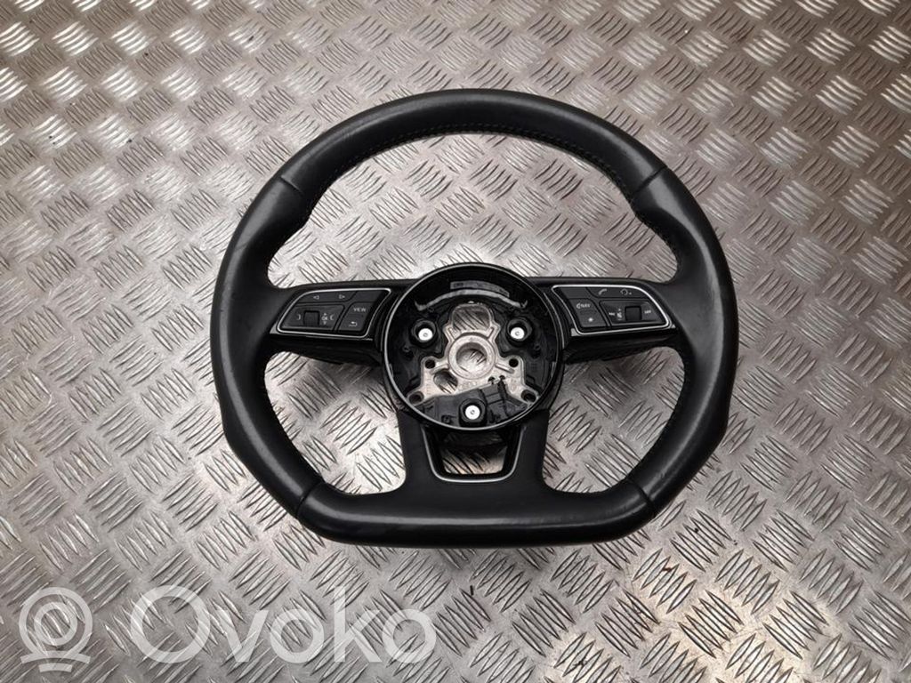 Audi A5 8T 8F Ohjauspyörä 