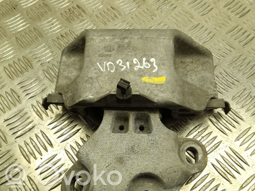 Volkswagen Crafter Engine mount bracket 
