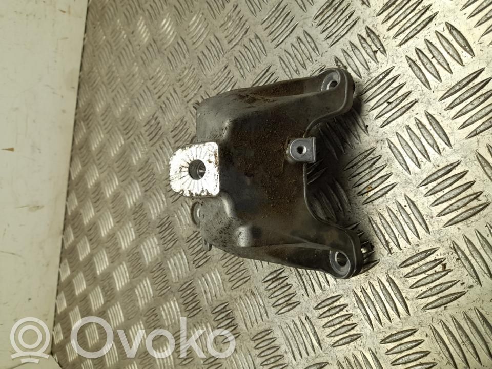 Porsche Macan (95B) Engine mounting bracket 