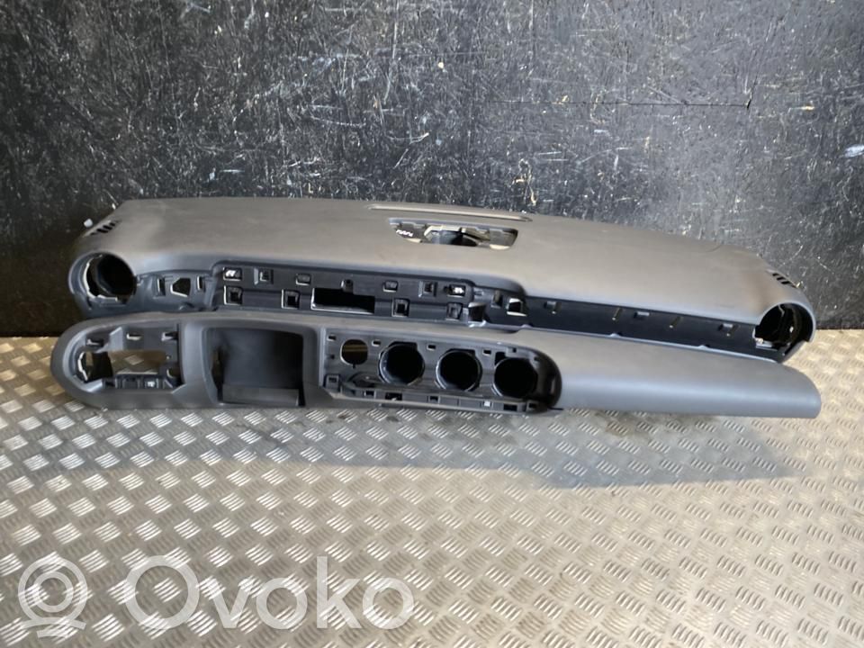 Mercedes-Benz A W177 Panel de instrumentos 