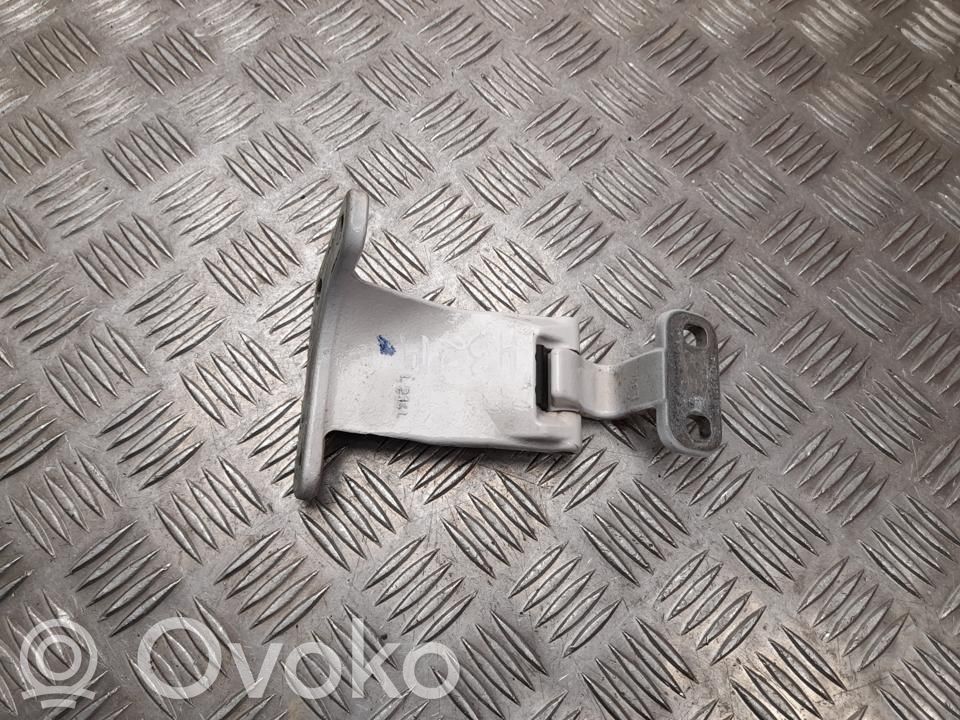 Volkswagen Caddy Tailgate/trunk/boot hinge 
