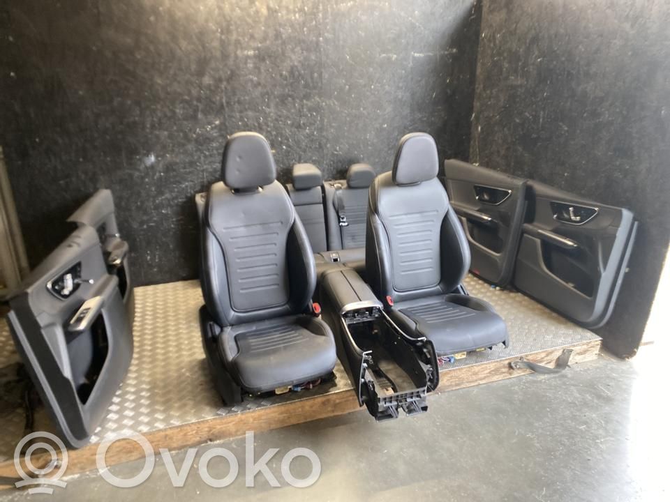 Mercedes-Benz GLC C254 Istuinsarja