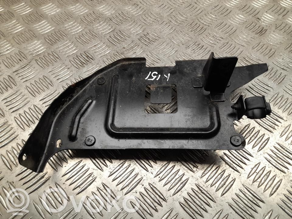 Engine mounting bracket   8893217423,VD38155