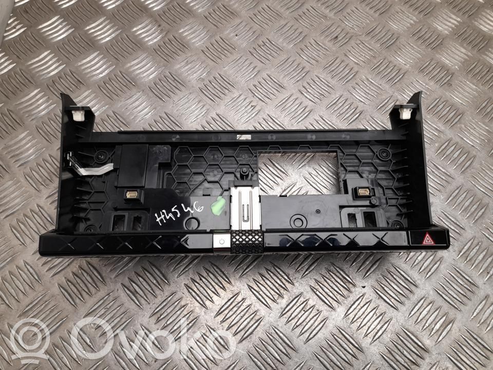 Citroen DS7 Crossback Radio/GPS head unit trim 