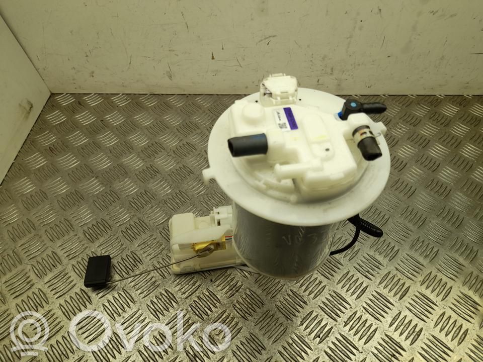 Lexus LBX Bomba interna de combustible 