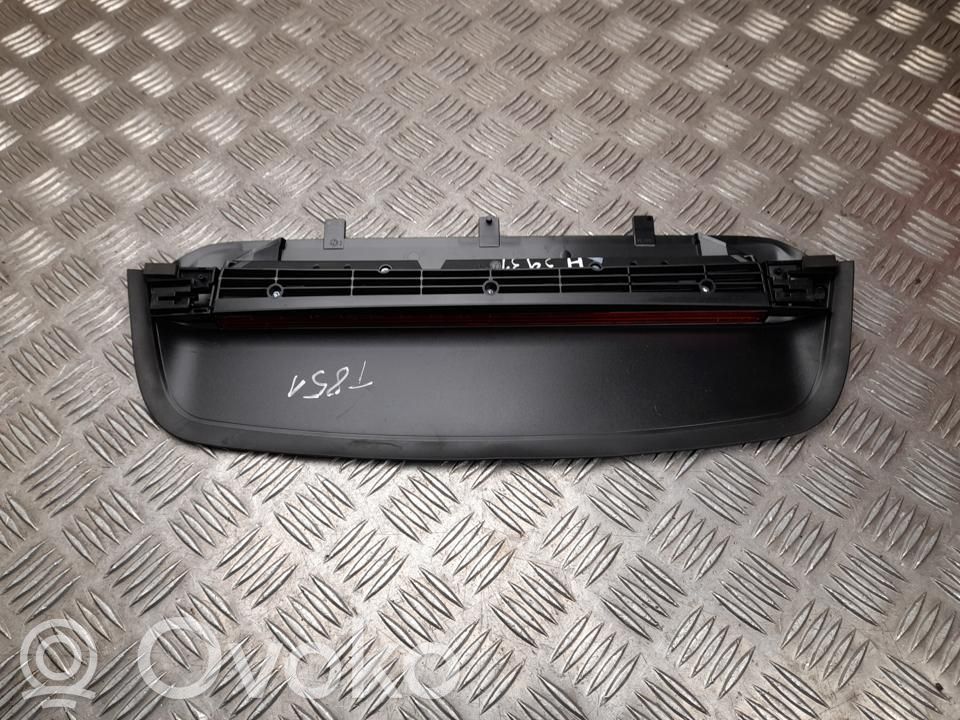Mercedes-Benz A W177 Trzecie światło stop 