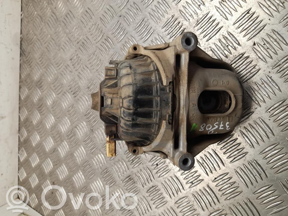 Volkswagen Touareg III Engine mount bracket 