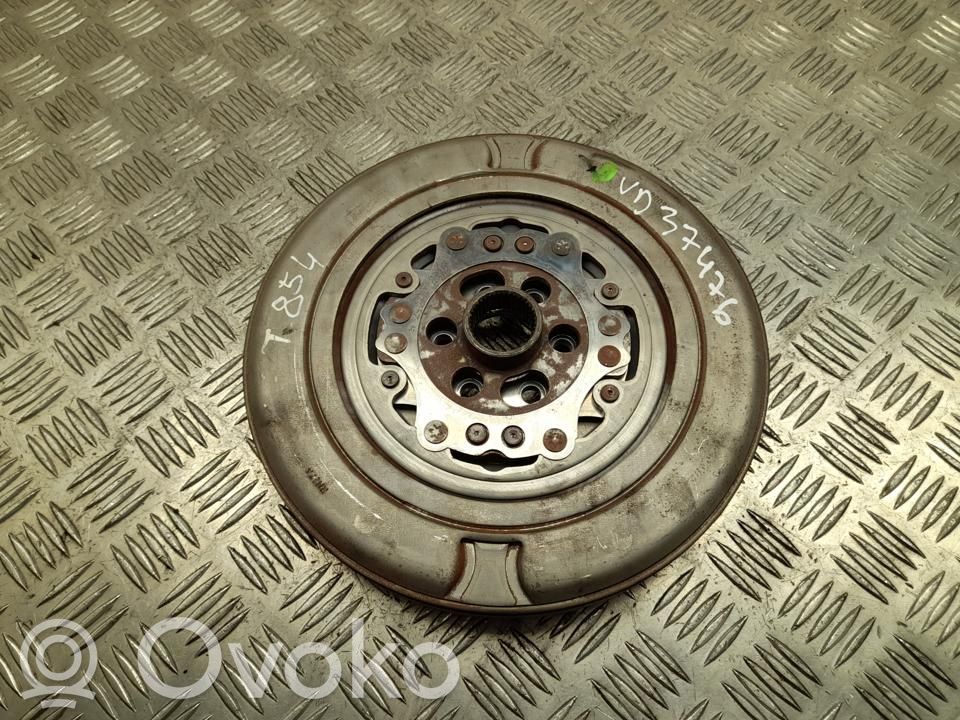 Volkswagen PASSAT B8 Vauhtipyörä 