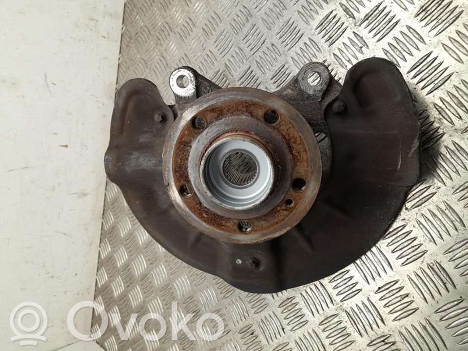 Mercedes-Benz B W247 Cubo de rueda delantera 