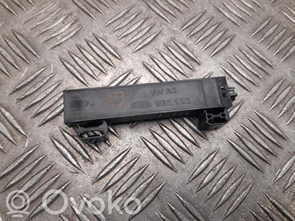Audi Q4 e-tron Moduł / Sterownik systemu uruchamiania bezkluczykowego 