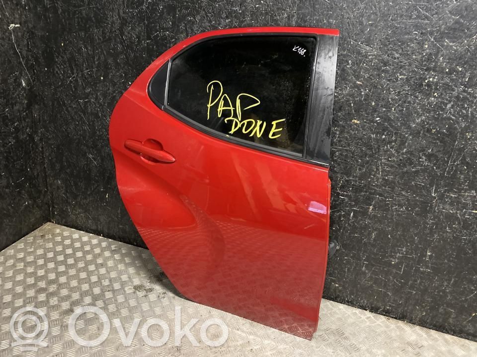 Toyota Yaris XP210 Portiera posteriore 
