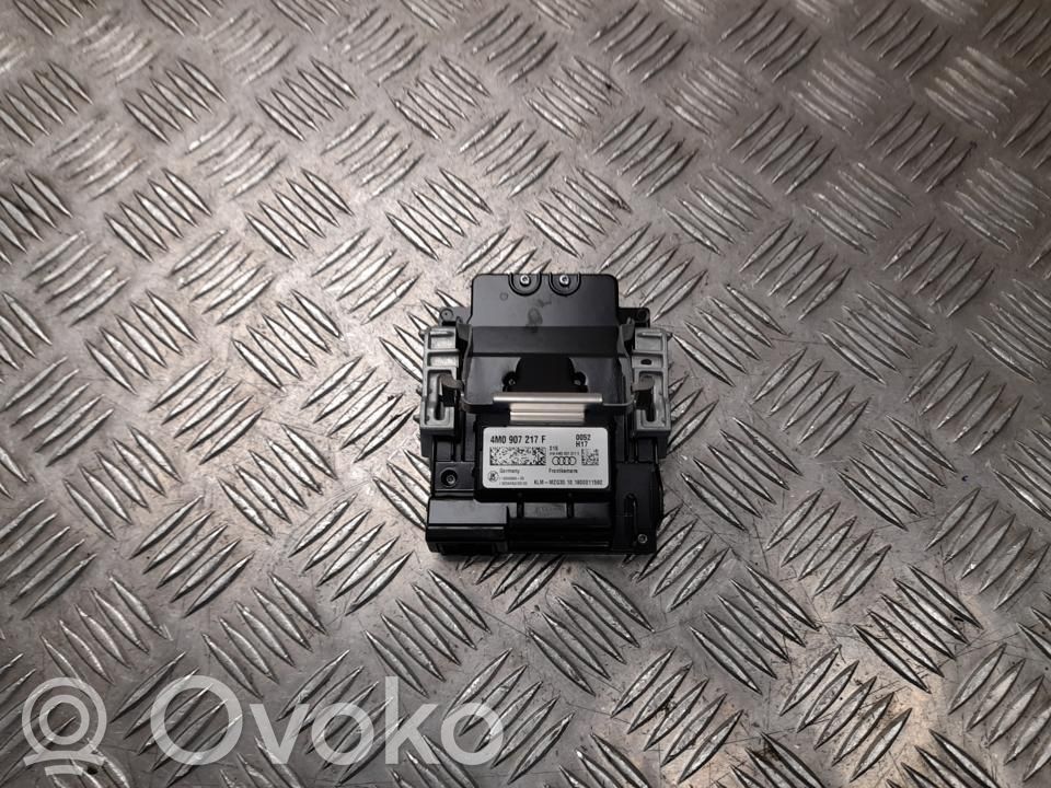 Audi Q7 4M Windshield/windscreen camera 