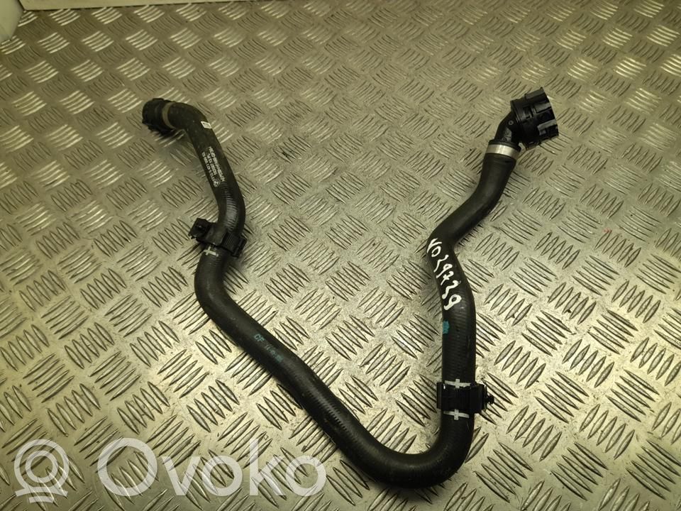 BMW i4 Tubo flessibile del liquido di raffreddamento del motore 
