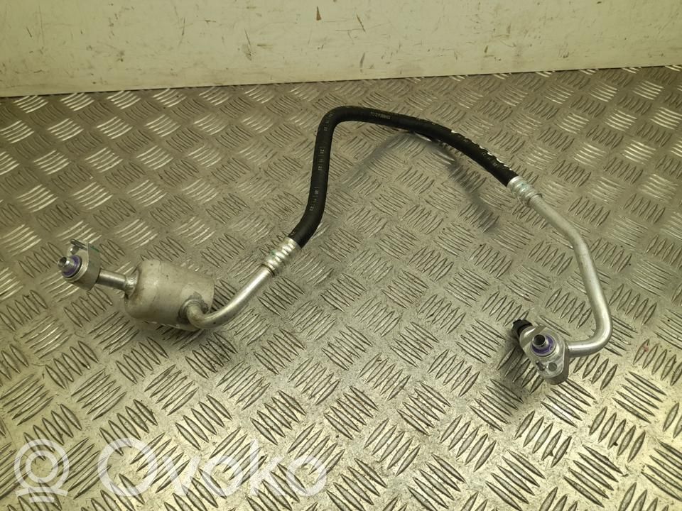 BMW i4 Ilmastointilaitteen putki (A/C) 