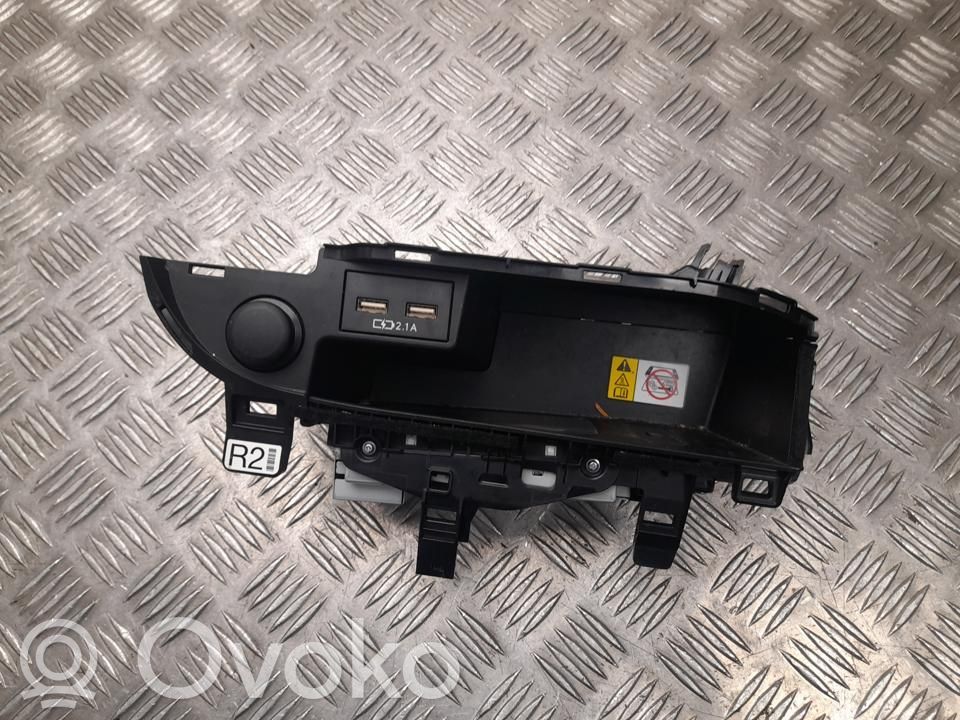 Lexus RX 450H Wireless charging module 