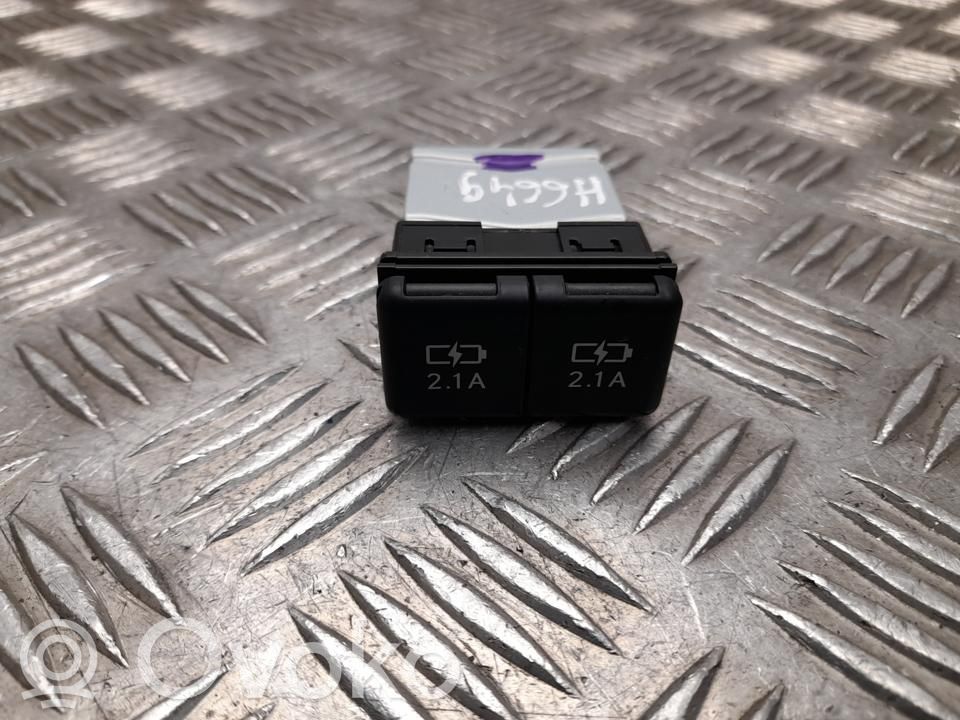 Lexus RX 450H USB socket connector 