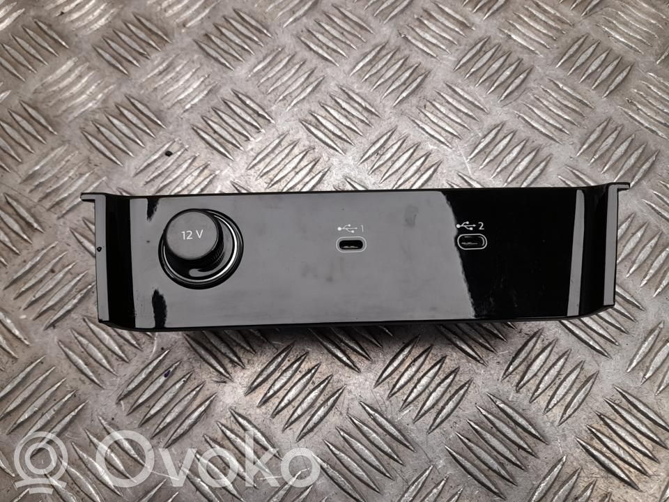 Gniazdo / Złącze USB   8MC863969A,H6733