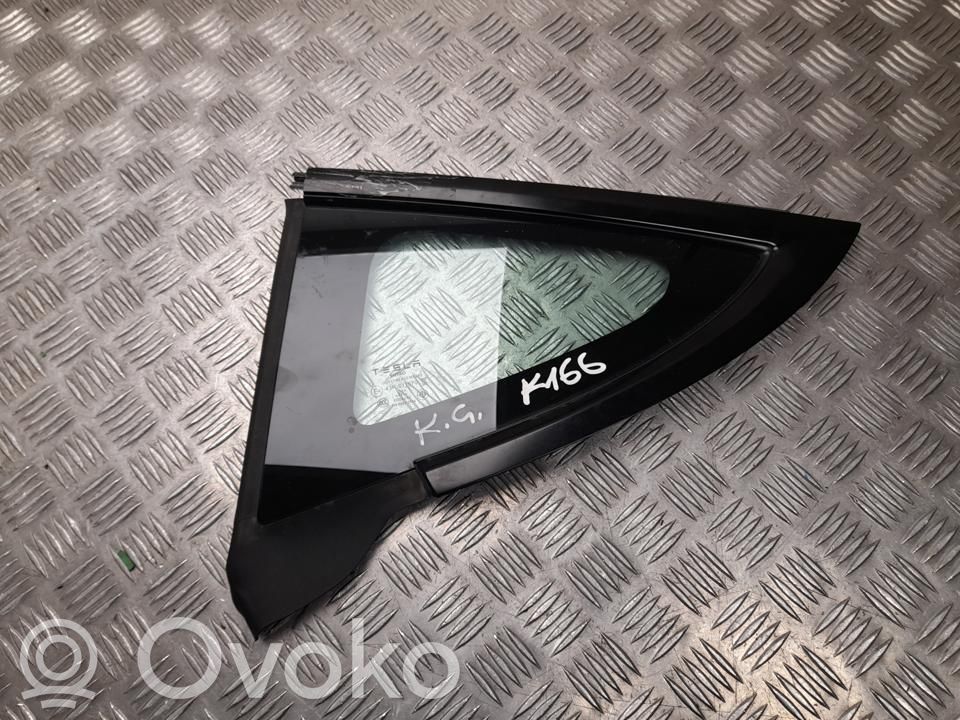 Tesla Model 3 Rear side window 