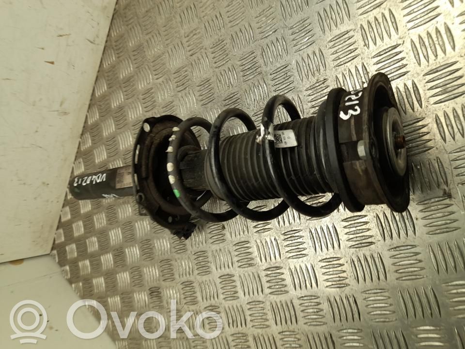 Skoda Fabia Mk4 (6VA) Amortyzator osi przedniej ze sprężyną 