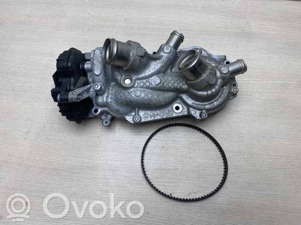 Volkswagen PASSAT B8 Pompa wody 