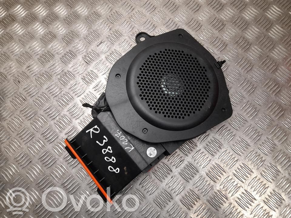 BMW iX1 Subwoofer 