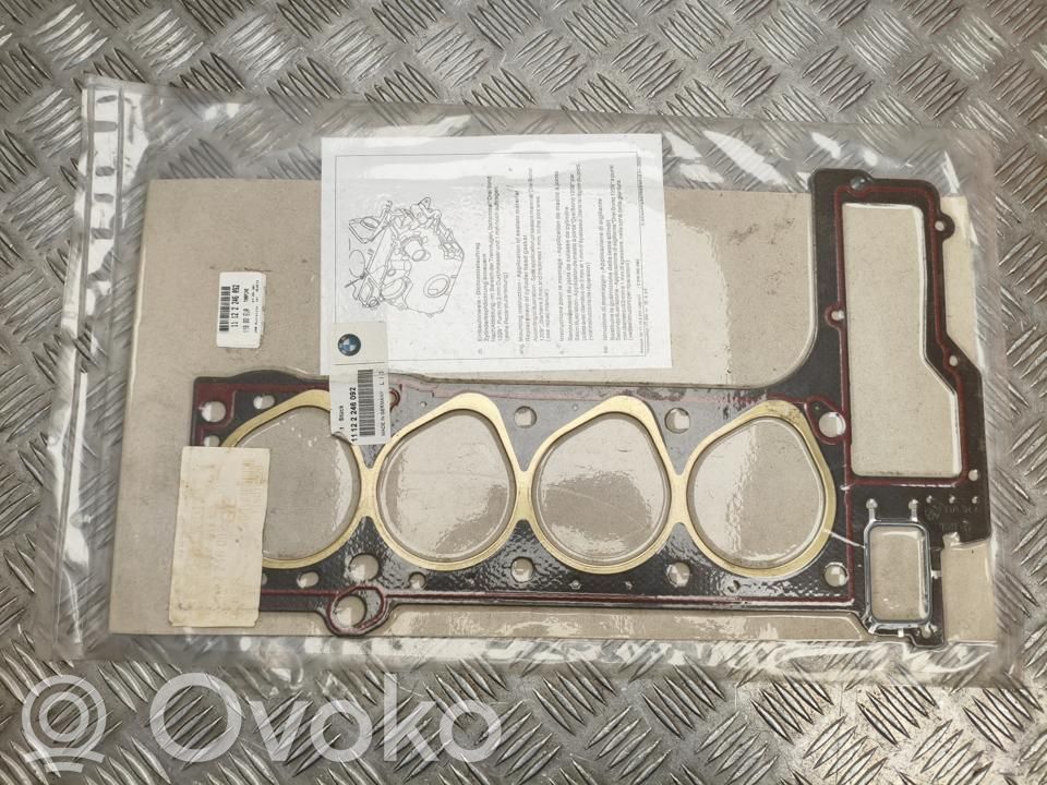 Alte piese compartiment motor   11122246092,VD40957ZYL