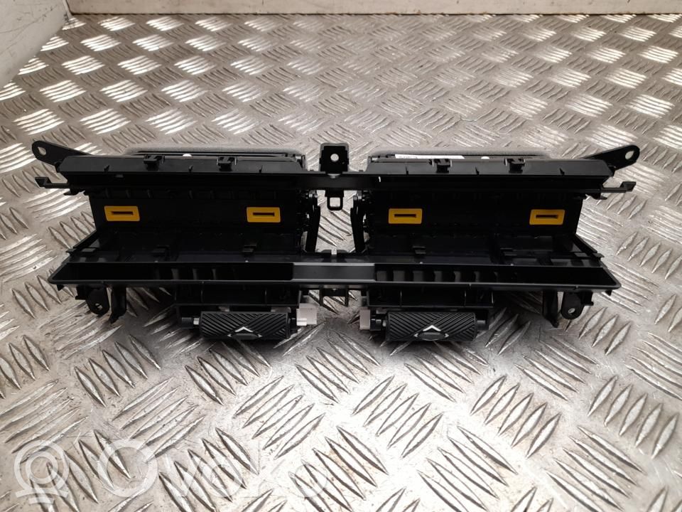 BMW 5 G60 G61 Rejilla de ventilación central del panel