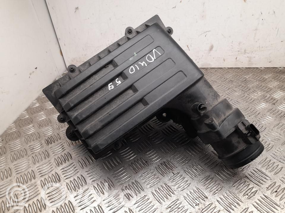 Volkswagen PASSAT B8 Obudowa filtra powietrza 