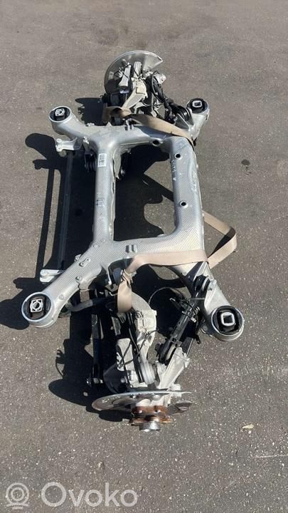 BMW 5 G60 G61 Belka osi tylnej 
