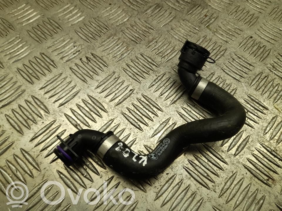 BMW 5 G60 G61 Tubo flessibile del liquido di raffreddamento del motore
