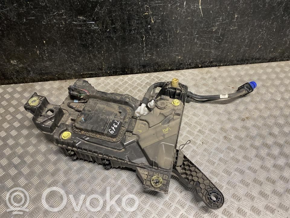 Opel Astra L AdBlue-nestesäiliö 