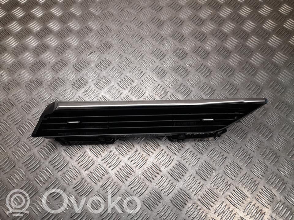 Renault Megane E-Tech Rejilla de ventilación central del panel 