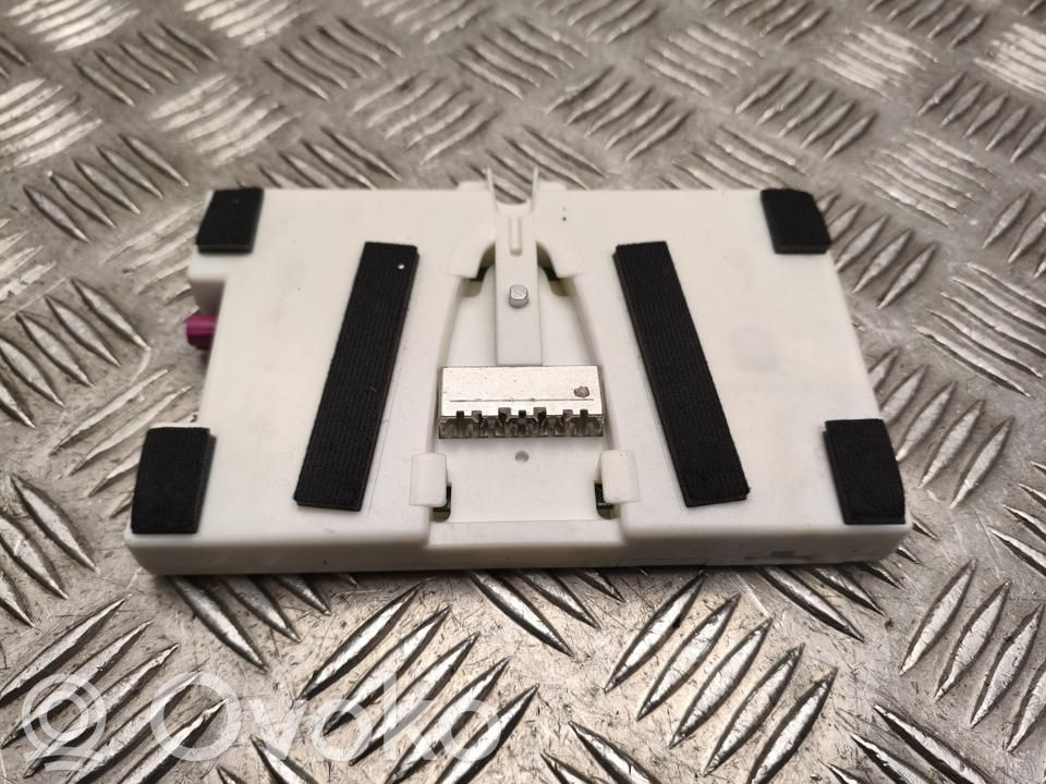 BMW 2 F44 Antenas pastiprinātājs 