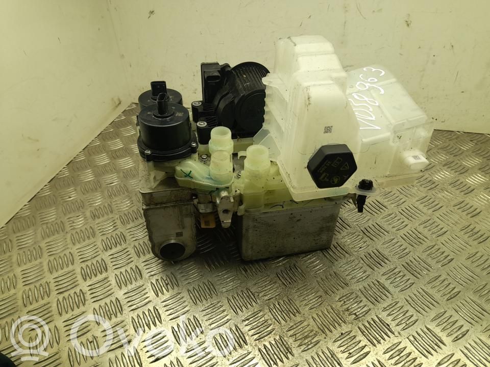 Tesla Model Y Vase d'expansion / réservoir de liquide de refroidissement 