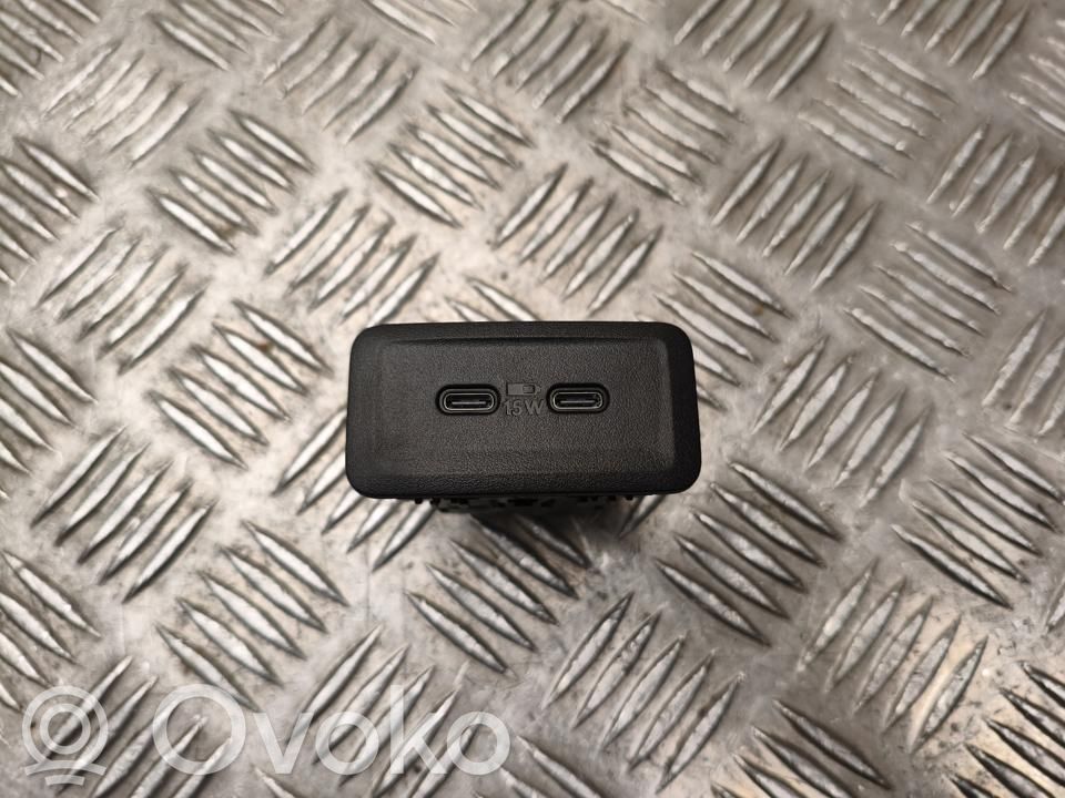 Mercedes-Benz EQE x294 Enchufe conector USB 