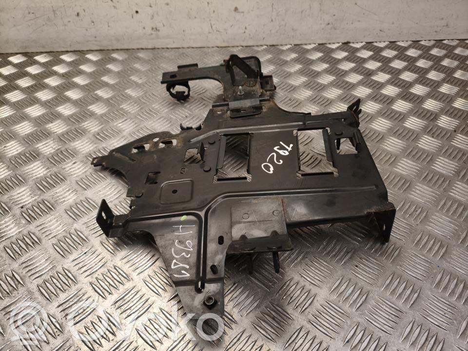 Alte componente capac prag/stâlp   237142214R,H9381