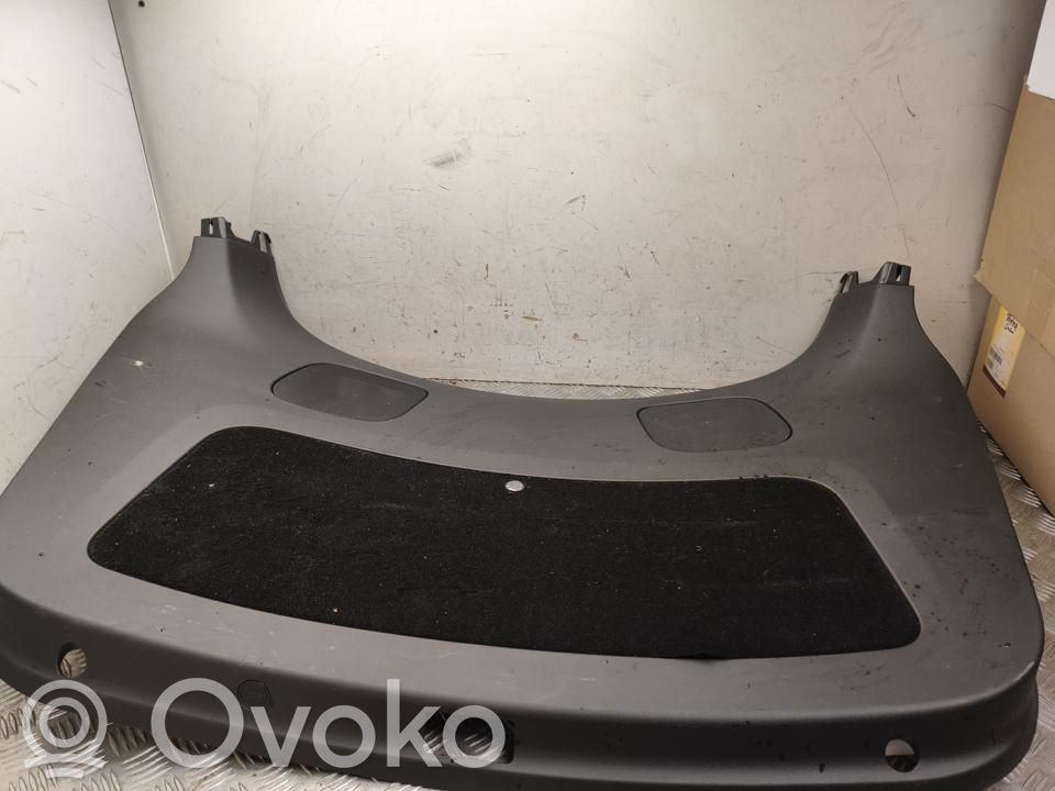 Tesla Model Y Poszycie klapy tylnej bagażnika i inne elementy