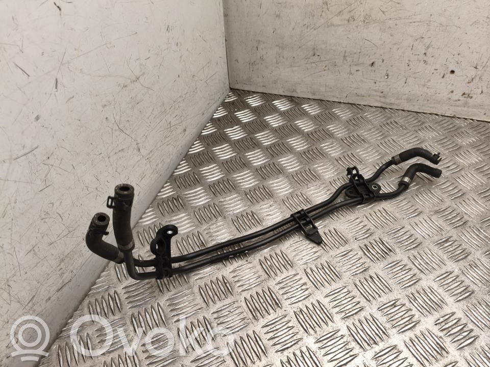 Volkswagen Touran III Tubo flessibile del liquido di raffreddamento del motore 