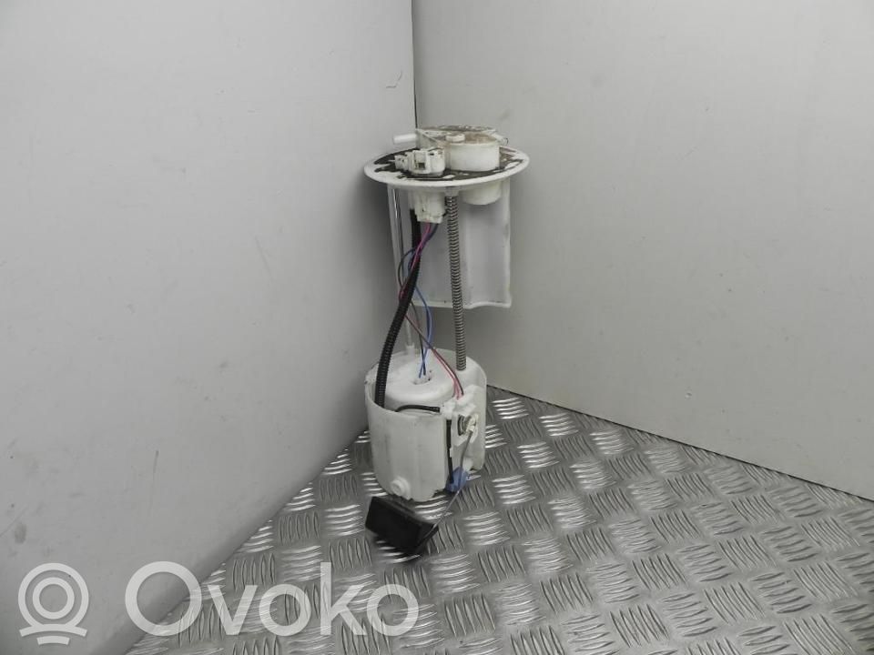 Toyota Yaris Pompa carburante immersa